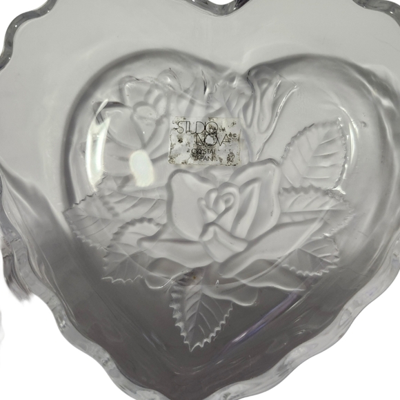 Studio Nova Winter Rose Etched Frosted Crystal Heart Trinket/Jewelry/ Candy Box - Picture 4 of 15
